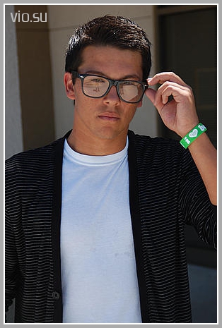 Люди в очкaх 35