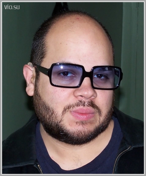 Люди в очкaх 80