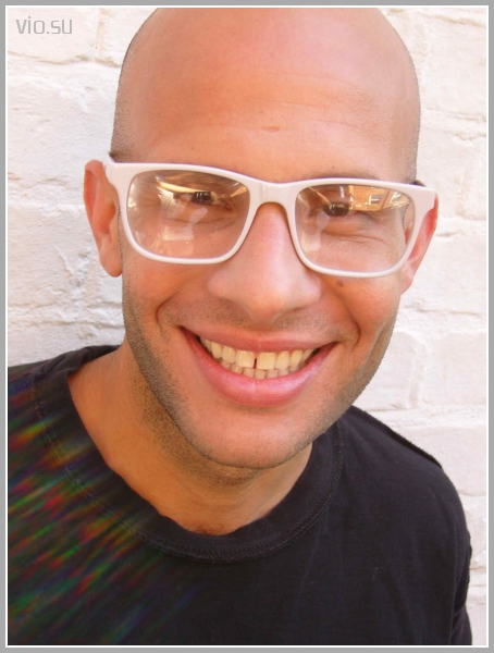 Люди в очкaх 90